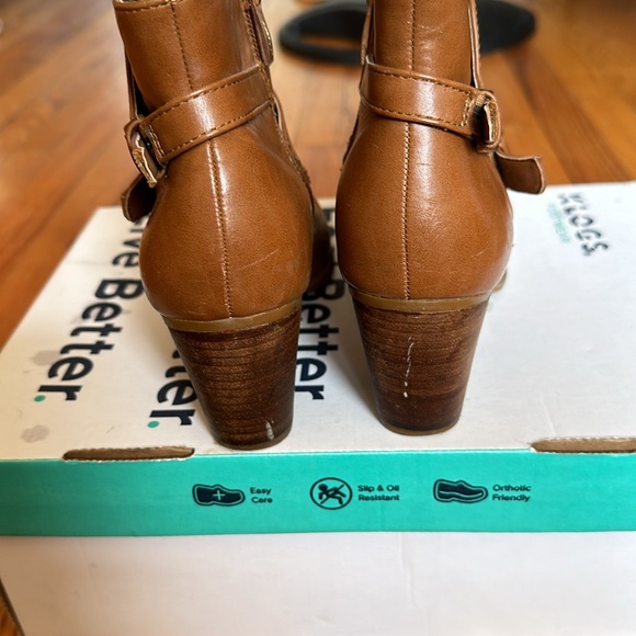 BASS brown leather clogs. - Picture 2 of 3